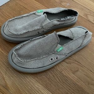 Sanuk (Grey)